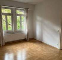 Sehr schöne 3 Zimmer-Wohnung in einem äußerst gepflegten Haus im 3. OG, Tageslichtbad mit Dusche - EBK kann abgelöst werden - Studenten willkommen - Nürnberg Rabus