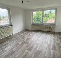 Tolles, helles Wohnzimmer mit Loggia - Tageslichtbad mit Dusche - Langelsheim