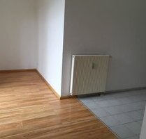 * Großzügige 2-Zimmer mit Wannenbad, Vinyl, Balkon, offener Küche und Aufzug! * - Chemnitz Schloßchemnitz