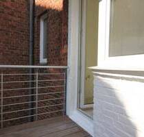 Erstbezug nach Sanierung! Charmante 2-Zimmer Wohnung mit Balkon - Düsseldorf Rath