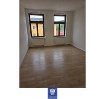 Freital-Deuben! WG-geeignete 2-Zimmerwohnung mit separater Küche in zentraler Lage!
