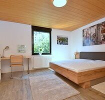 Modern möbliertes Zimmer in Stuttgart West