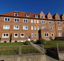 Gepflegte 4,5 Zimmer DG-Wohnung mit Design-Boden in Lübeck-St. Jürgen (Nähe Uni), Ratzeburger Allee