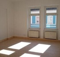 Großzügige 2-Zimmer mit Laminat, sep. WC und Dusche im Zentrum - Glauchau
