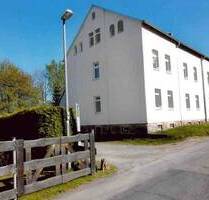 * Großzügige DG 2-Zimmer mit Wanne und Laminat in traumhafter Lage! * EBK und Garten mgl.! - Lichtenau b Chemnitz Oberlichtenau