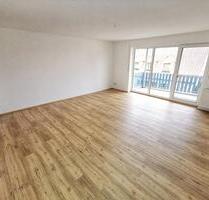großzügige 3-Zimmer Wohnung 90 qm mit Balkon + Carport - Leutershausen