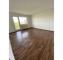 Große 1 Zimmer Wohnung mit Balkon - Großkrotzenburg