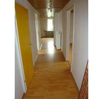 2-Zimmer DG-Wohnung, ruhige Lage, gute Einkaufs- und Parkmögl. - Hannover Bothfeld-Vahrenheide