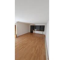 3-Zimmer Wohnung; Fenster in allen Räumen, 1.OG, Südbalkon - Ingolstadt Nordost