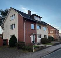 3- Zimmer Dachgeschosswohnung in ruhiger Lage nahe HDZ - Bad Oeynhausen