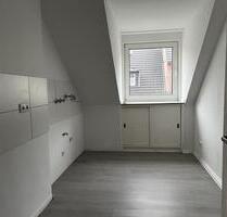 Gemütliche Dachgeschoß Wohnung, wartet auf neue Mieter. - Essen Stadtbezirk III