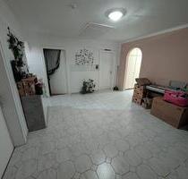 3,5 Zimmer Mietwohnung - 650,00 EUR Kaltmiete, ca.  107,00 m² in Floß (PLZ: 92685)