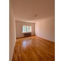 2 Zimmer | Balkon | Badewanne - 617,00 EUR Kaltmiete, ca.  63,52 m² in Berlin (PLZ: 13629) Reinickendorf