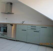 Renovierte helle 1-Zimmer DG-Wohnung in Düsseldorf-Vennhausen