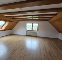 Schöne drei Zimmer Wohnung (OG) in Unternschreez Nähe Bayreuth - Creußen
