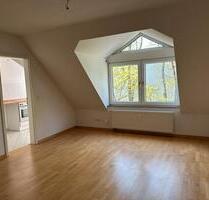 *** Schöne 1-Zimmer mit Einbauküche, Abstellraum und Parkett in toller Lage! *** - Chemnitz Helbersdorf
