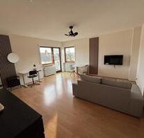 Renovierte 1,5 Zimmer Wohnung EBK Garage Balkon Würzburg Möbliert