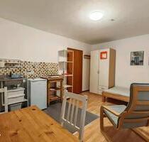 Zimmer zu vermieten - 350,00 EUR Kaltmiete, ca.  16,00 m² in Obertraubling (PLZ: 93083)