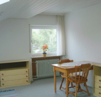 Dachzimmer möbliert 22 qm zu vermieten - Ingolstadt Südost