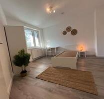 Modern & zentral: Möblierte WG-Zimmer in bester Essener Lage !