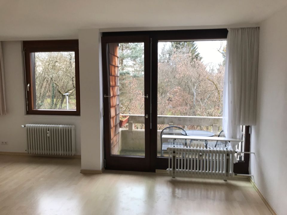 Ruhige 1-Zimmer Wohnung in Nürtingen mit Balkon, Küche, Bad