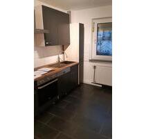 2 Zimmer frisch saniert - 800,00 EUR Kaltmiete, ca.  55,00 m² in Frankfurt am Main (PLZ: 65929) Unterliederbach