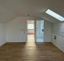 Helle 2-Zimmer Dachgeschosswohnung in Stetten mit Gartenanteil - Achstetten