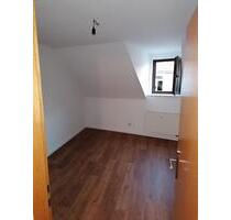 4 Zimmer Wohnung - 610,00 EUR Kaltmiete, ca.  100,00 m² in Waltershausen (PLZ: 99880)