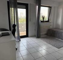 Möbliertes Zimmer mit Balkon in 4er-Frauen-WG Nähe Universität - Mannheim