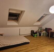 Zimmer mit Bad zu vermieten - 570,00 EUR Kaltmiete, ca.  20,00 m² in Weimar (PLZ: 99423)