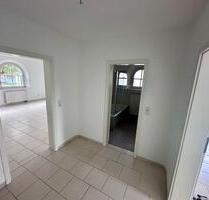 Helle, neu renovierte 2-Zimmer EG-Wohnung in Hettstadt