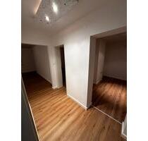 Renovierte 2 Zimmer Whg. mit Küche, Balkon, Keller und SP - Schwaig Bei Nürnberg