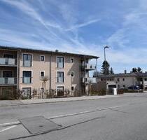 Zentrumsnahe 3-Zimmer Wohnung mit Terrasse, Tiefgarage, Außenstellplatz, Einbauküche und Keller - Eggenfelden