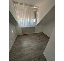 Wohnung 2 zimmer dachgeschoss - 600,00&nbsp;EUR Kaltmiete, ca.&nbsp; 45,00&nbsp;m&sup2; in Ludwigshafen am Rhein (PLZ: 67065) Mundenheim