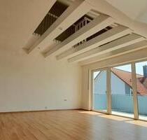 2 Zimmer Maisonette-Wohnung in Niederwerrn, EBK,Galerie, Balkon