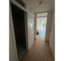 2-Zimmer-Wohnung mit Ankleidezimmer & Balkon – frisch renoviert - Recklinghausen