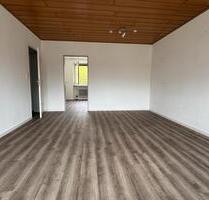 3-Zimmer 74qm Wohnung mit Balkon zum Vermieten - Creußen