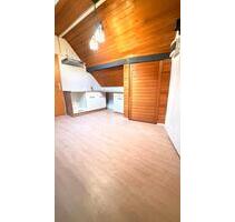 Biete 2 Zimmer DG Wohnung in Egelsbach an