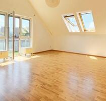 Helle 2,5 Zimmer Dachgeschosswohnung mit Balkon in Rielasingen - Rielasingen-Worblingen