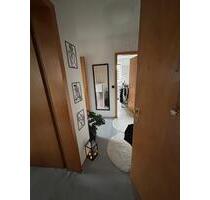 Schöne 1-Zimmer DG Wohnung - 460,00 EUR Kaltmiete, in Essen (PLZ: 45355) Stadtbezirk IV