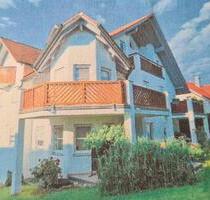 Helle 3,5-Zimmer Dachgeschosswohnung mit Balkon in Aalen-Dewangen