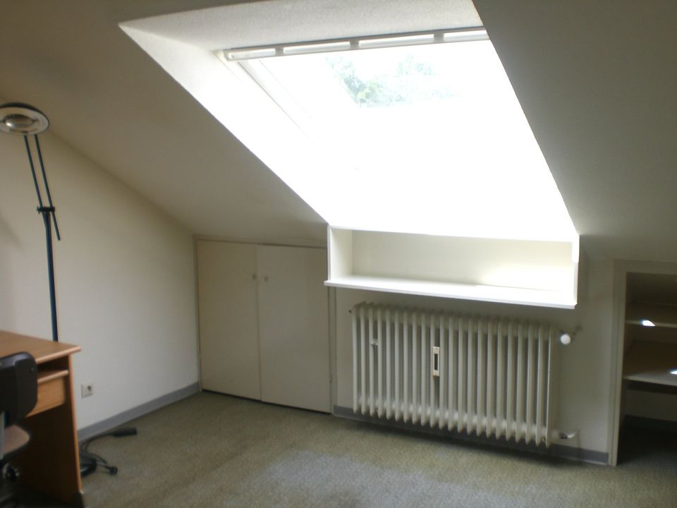 Teilmöbeliertes Zimmer in Studenten-WG Uninähe € 265.- warm - Bielefeld Schildesche