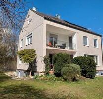 Ab sofort WG-Zimmer in 270qm Haus mit Garten und Parkplatz - Augsburg Lechhausen