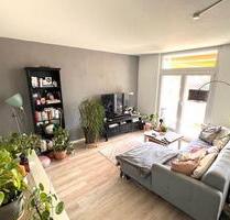 Lichtdurchflutete, tolle 2,5 Zimmer Wohnung mit großem Südlage Balkon in Bargteheide