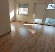 Helle 60m² große 2,5-Zimmer DG-Wohnung - Lampertheim