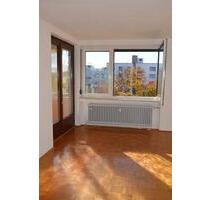 3-Zi Wohnung (Afzg., Balkon, EBK) oberster Stock, WG mögl. - Straubing