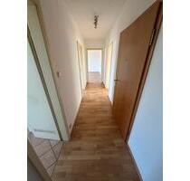 Große 2-Zimmer Wohnung - 800,00 EUR Kaltmiete, ca.  80,00 m² in Krefeld (PLZ: 47798)