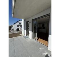 Sonnige 4-Zimmer Wohnung Garten, EBK und hohen Decken Neubau in Langenbach