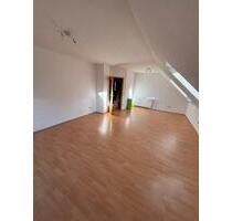 Großzügige 3,5 Zimmer Dachgeschosswohnung mit Carport und Balkon - Zeven