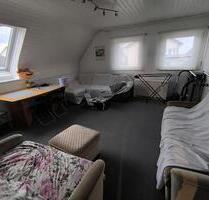 3 Zimmer Dachgeschoss-Wohnung - 1.000,00&nbsp;EUR Kaltmiete, ca.&nbsp; 65,00&nbsp;m&sup2; in Böblingen (PLZ: 71032)